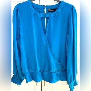 Long-sleeve blouse in size M from the New York company Blue Satin